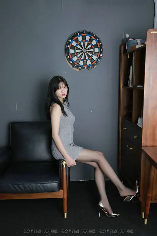 [IESS异思趣向] 2021.09.20 丝享家924:小七《灰色毛衣》 - IESS